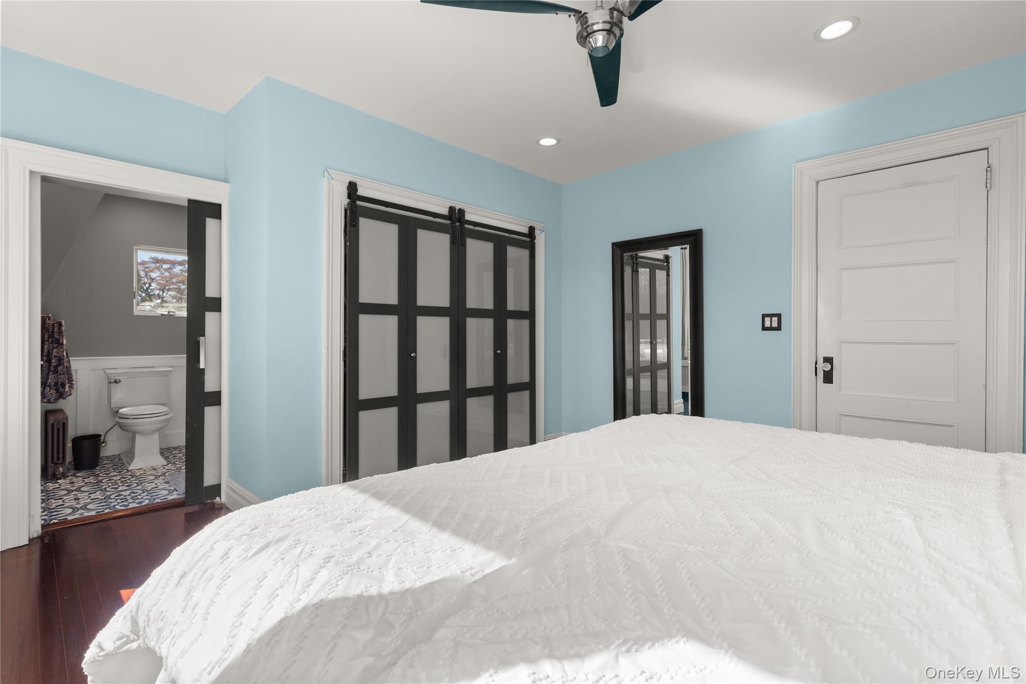 28 S Montgomery Avenue