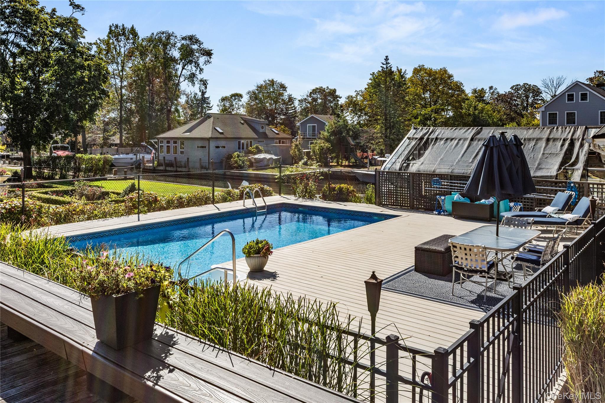 28 S Montgomery Avenue