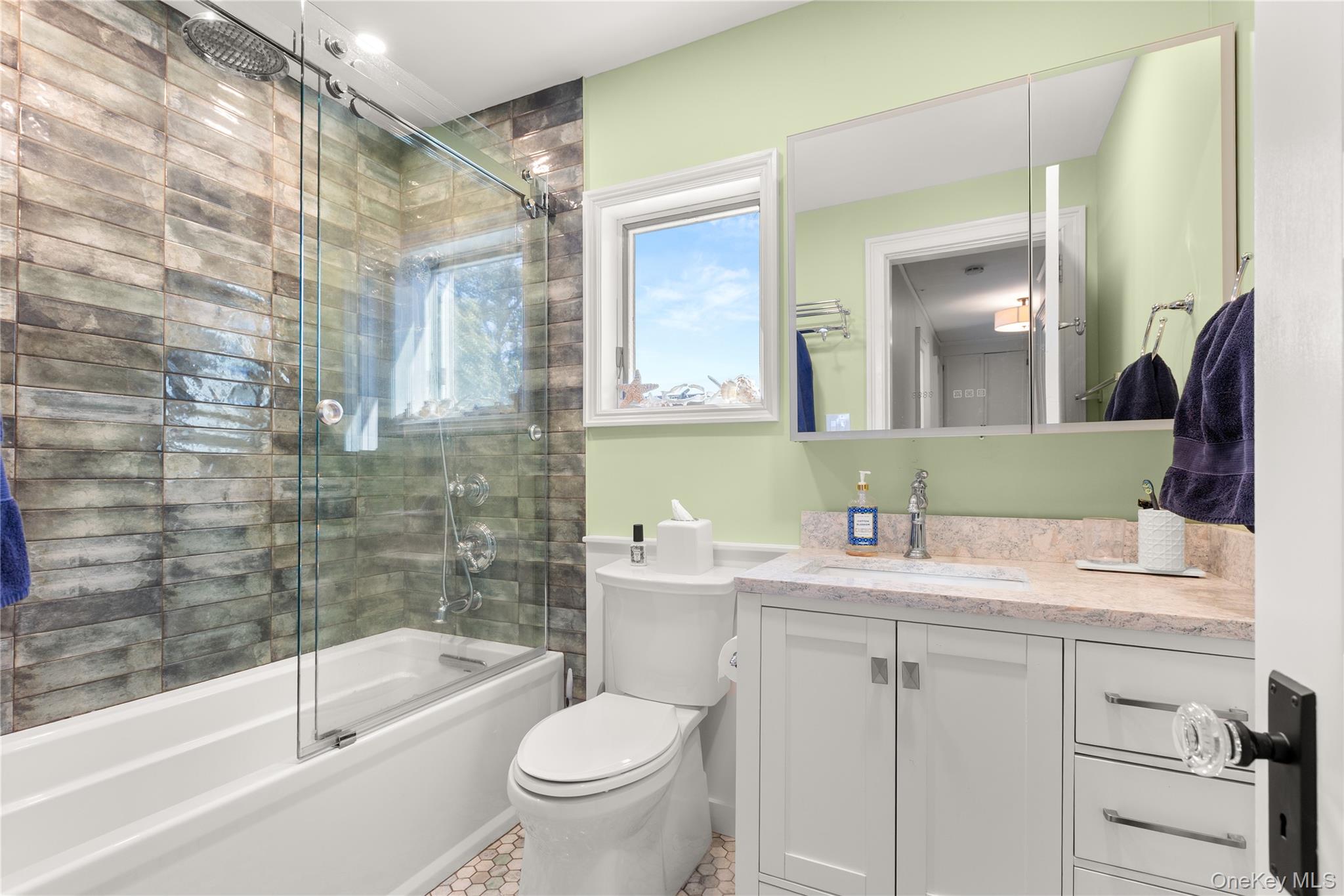 28 S Montgomery Avenue