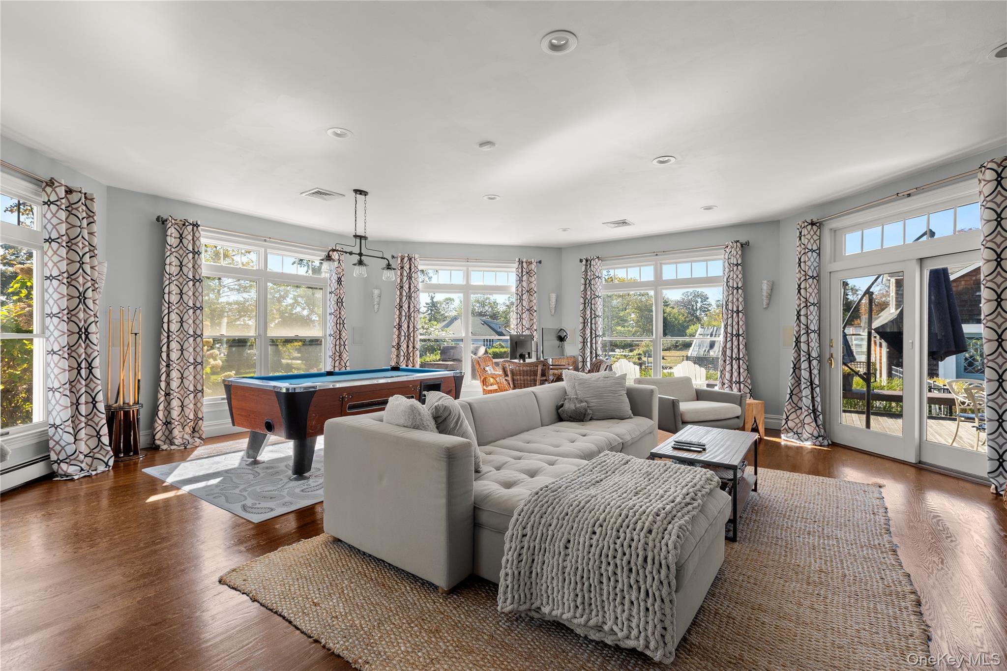 28 S Montgomery Avenue