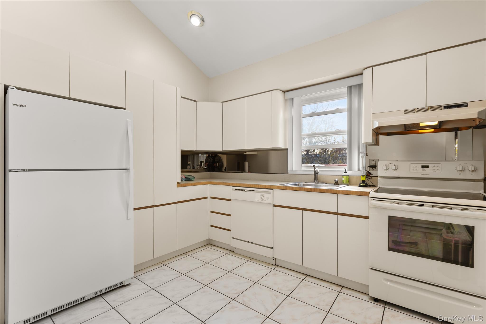 157 N Alleghany Avenue