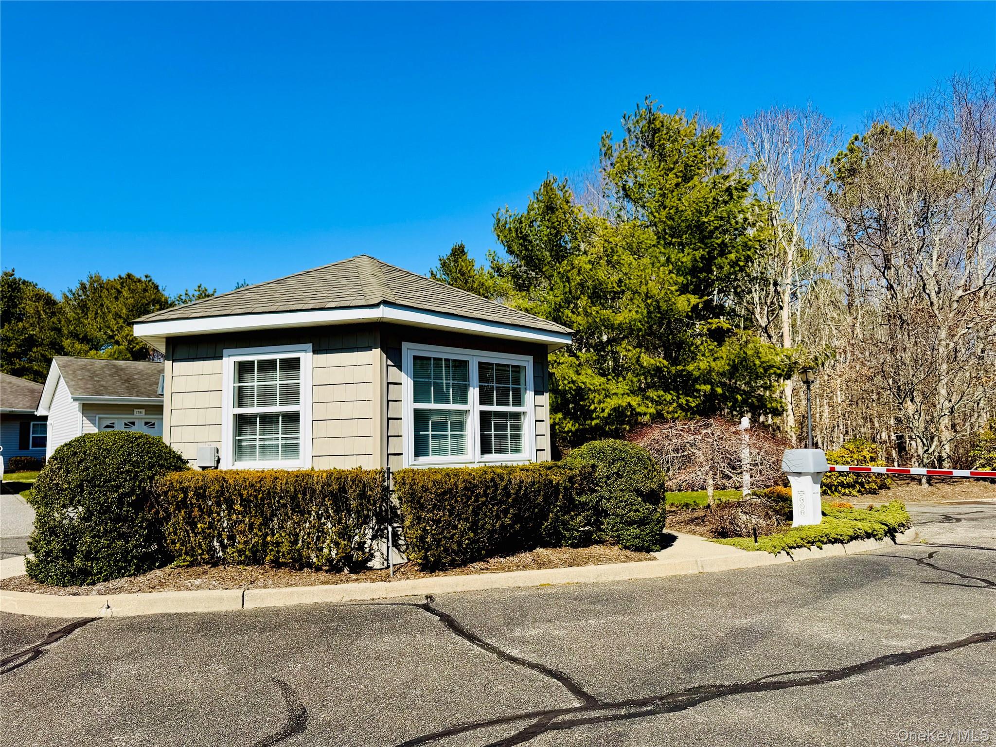 104 Aerie Way