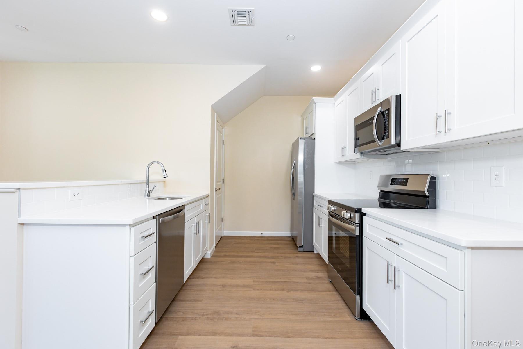 843 Lake Boulevard Unit: 301