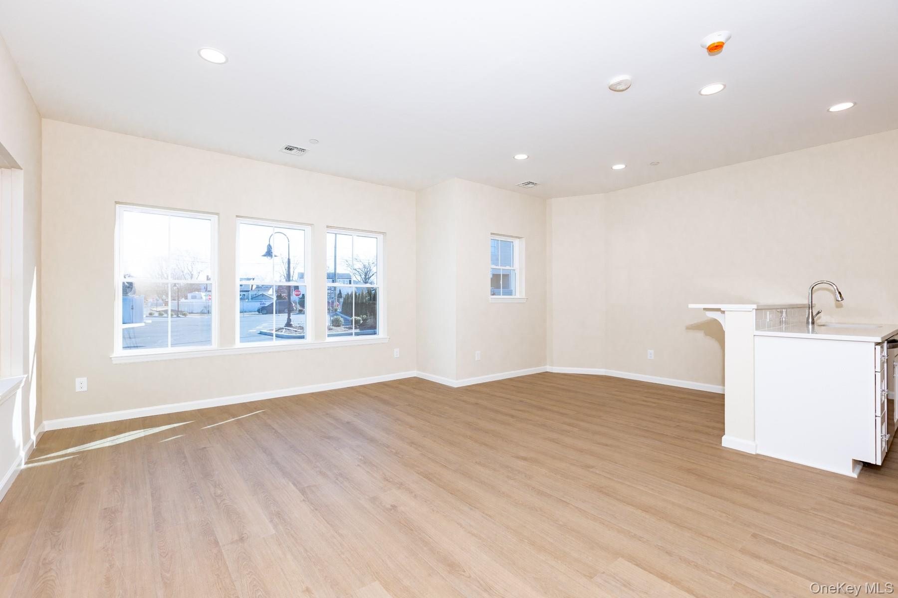 843 Lake Boulevard Unit: 301