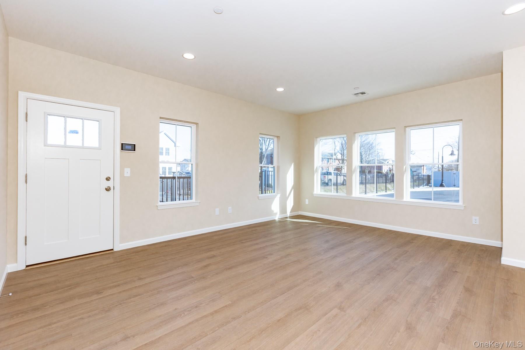 843 Lake Boulevard Unit: 301