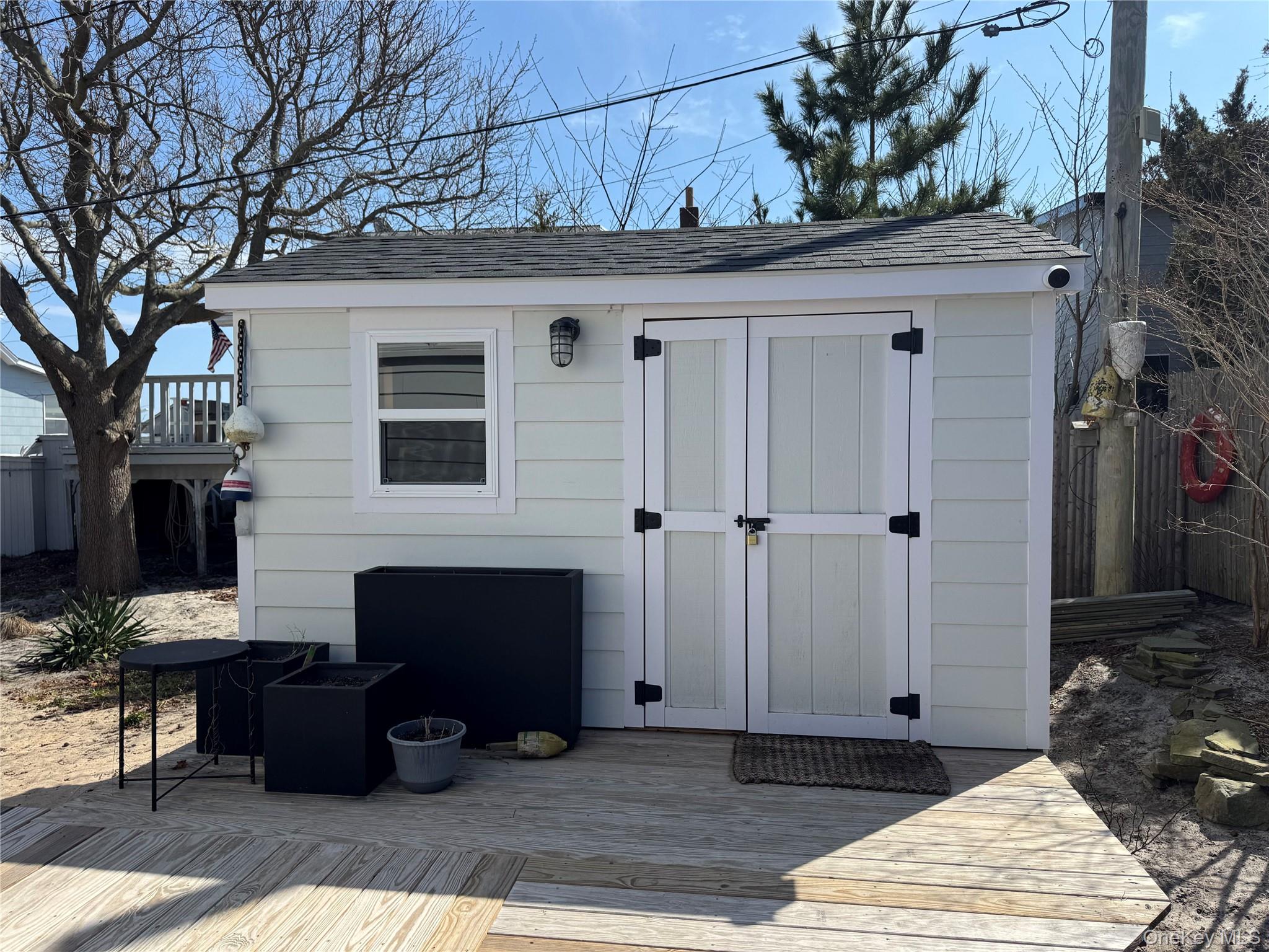 106 Oak Beach Road