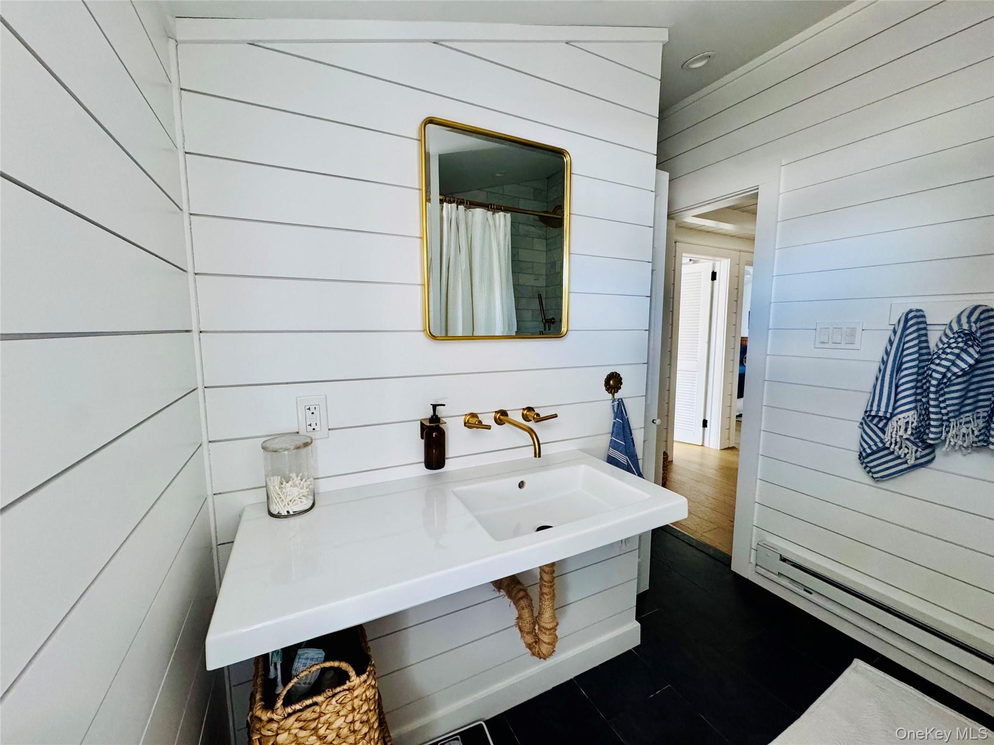 106 Oak Beach Road