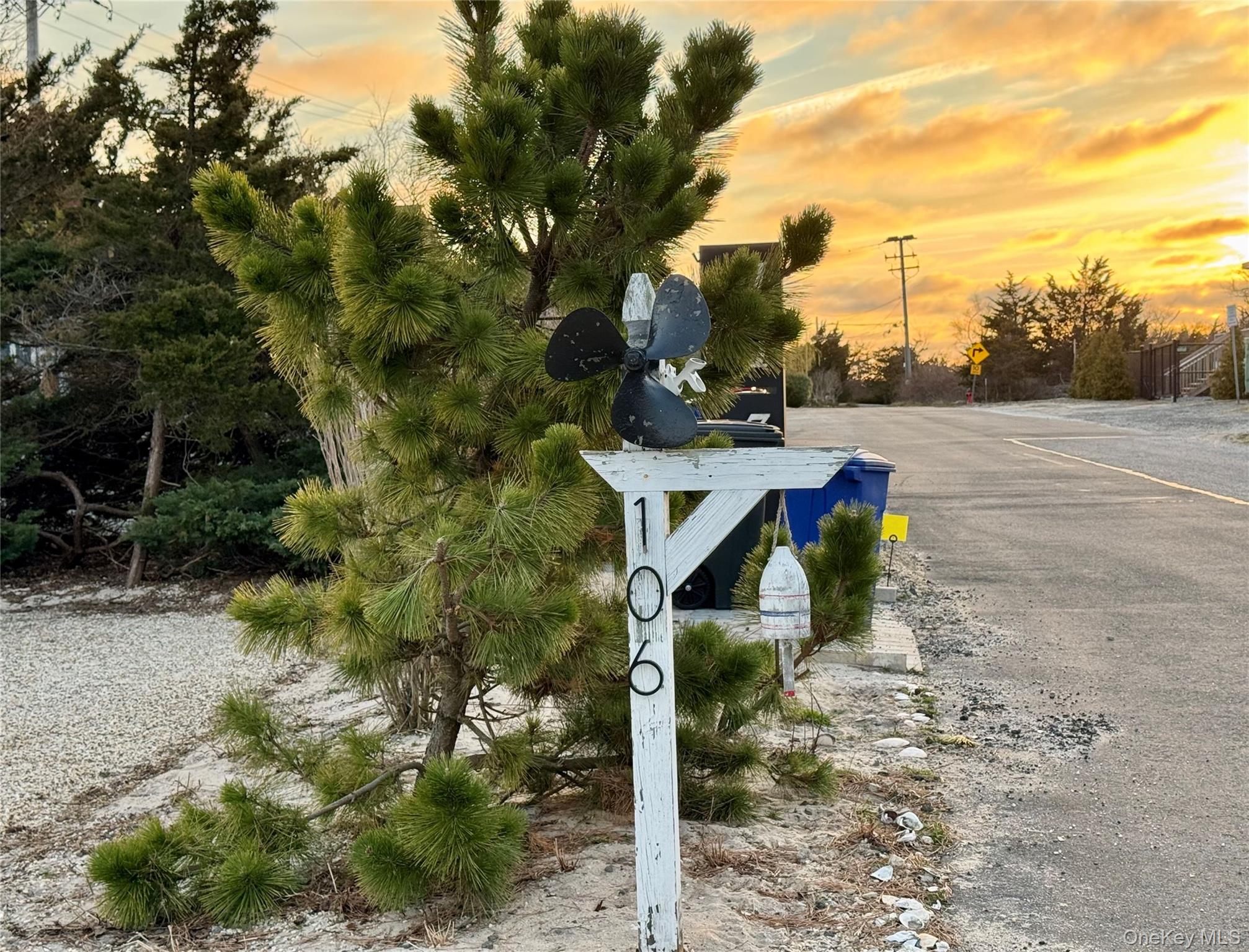 106 Oak Beach Road