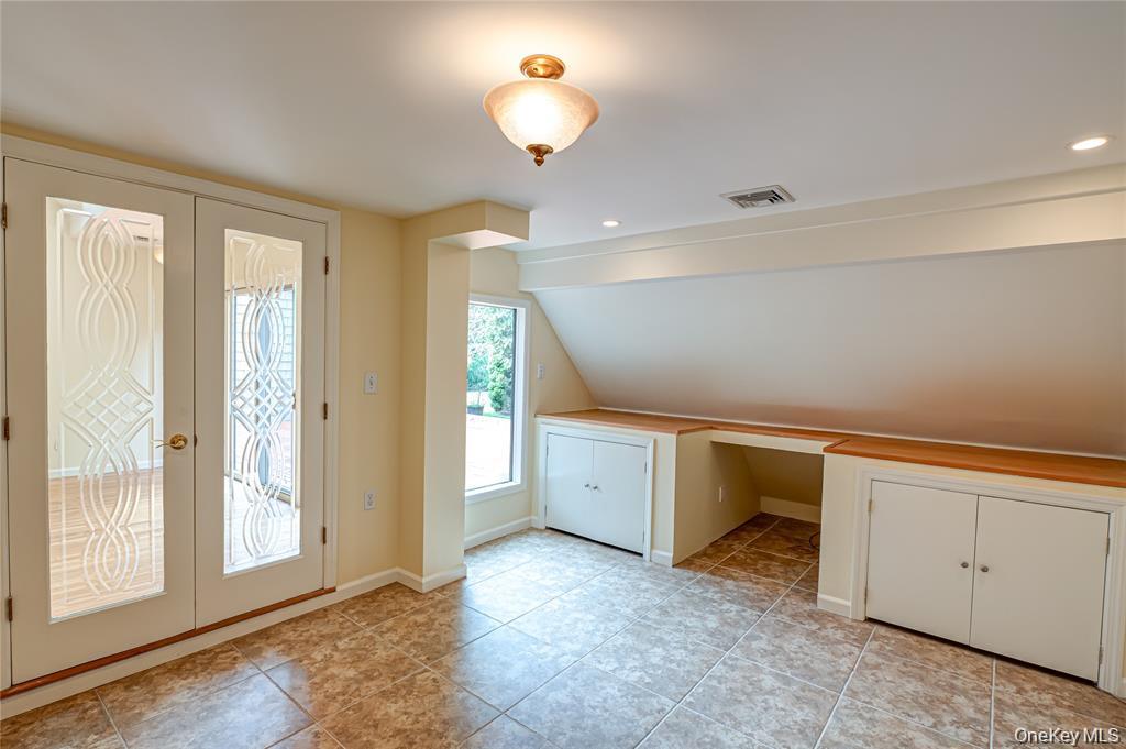 52 Admirals Drive E