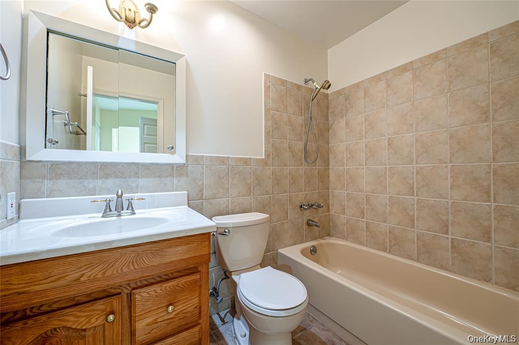 52 Admirals Drive E