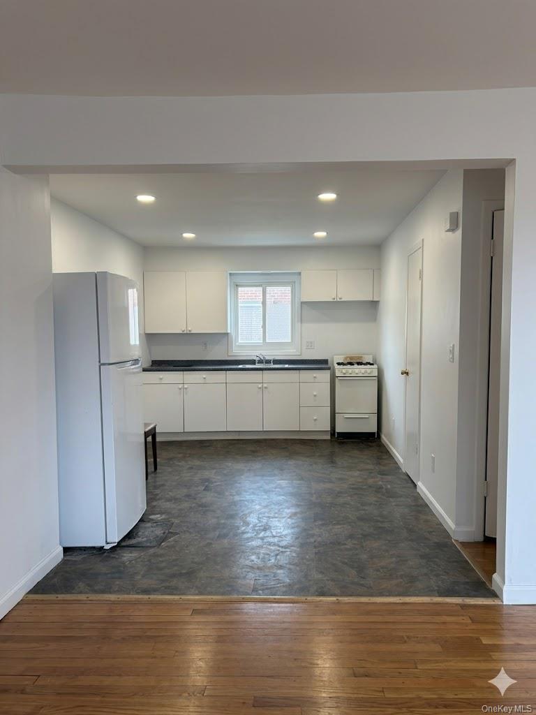 629 Wellwood Avenue Unit: B6