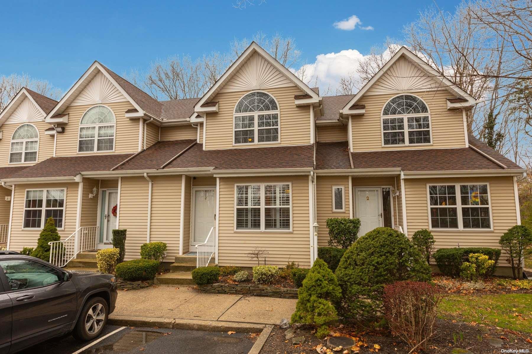 4 Heckscher Spur Drive Unit: 4