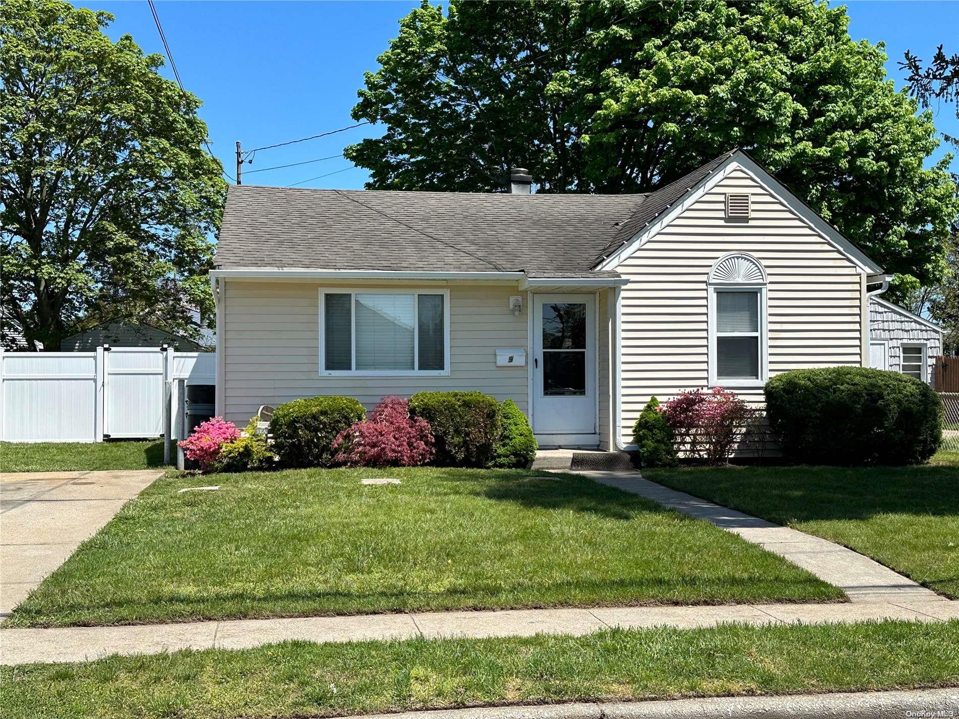 9 Washington Drive
