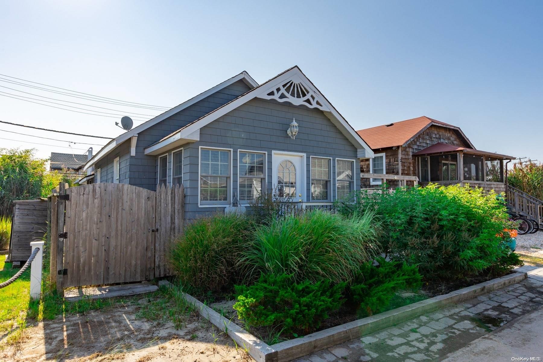 956 Surfview Walk