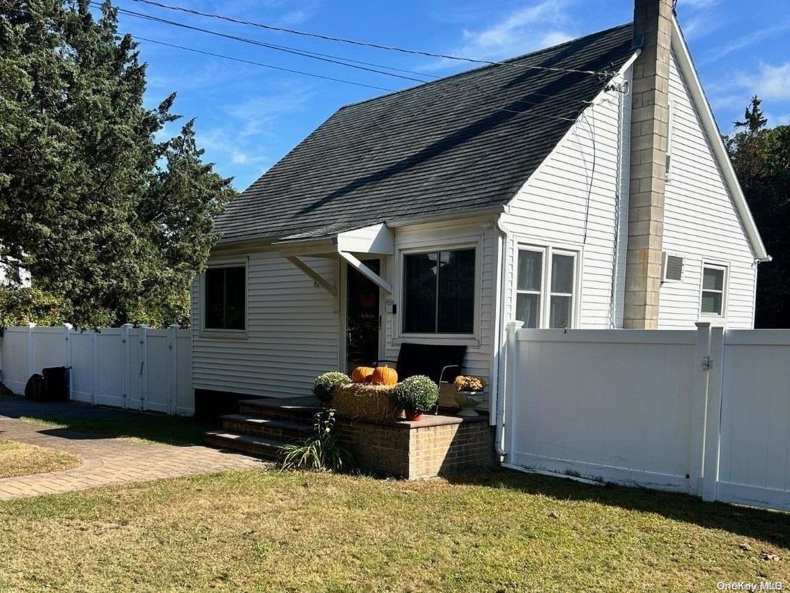 81 Corbin Avenue