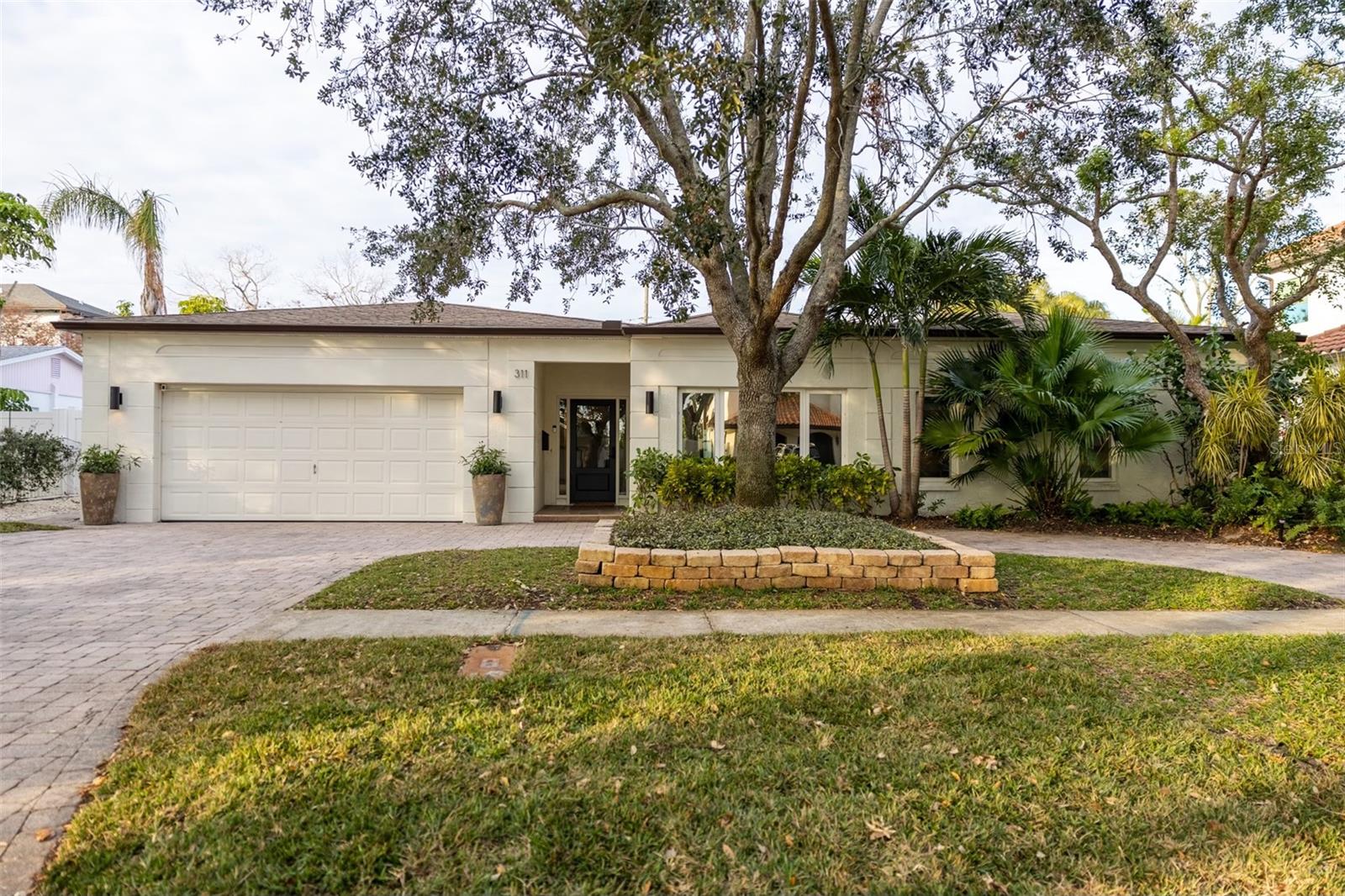 311 BELLEAIR DR NE