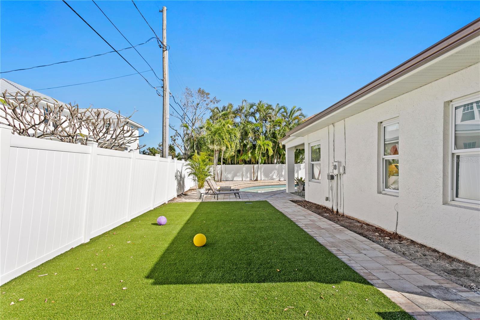311 BELLEAIR DR NE