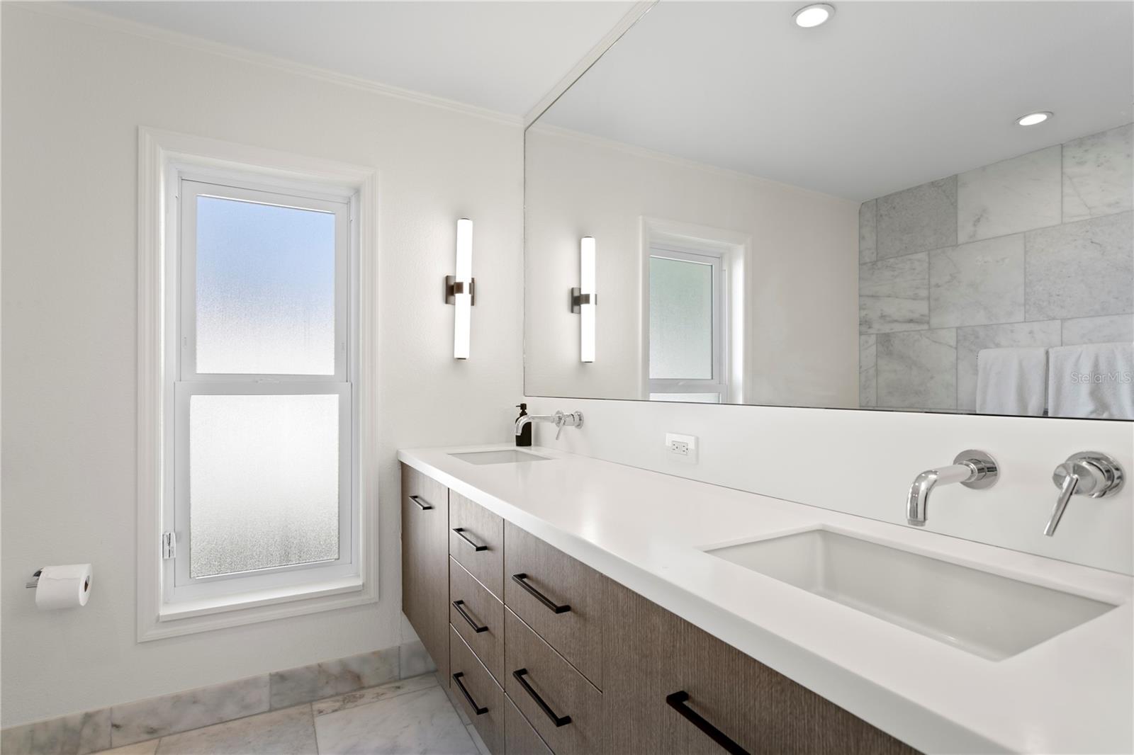 311 BELLEAIR DR NE