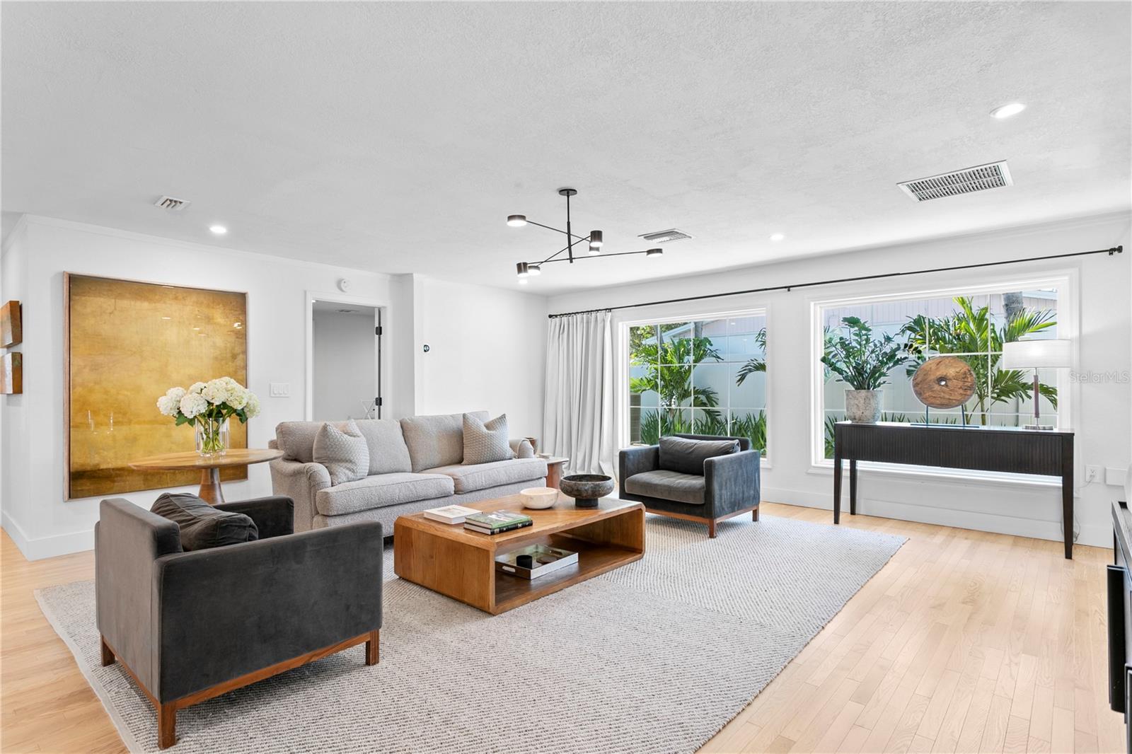 311 BELLEAIR DR NE
