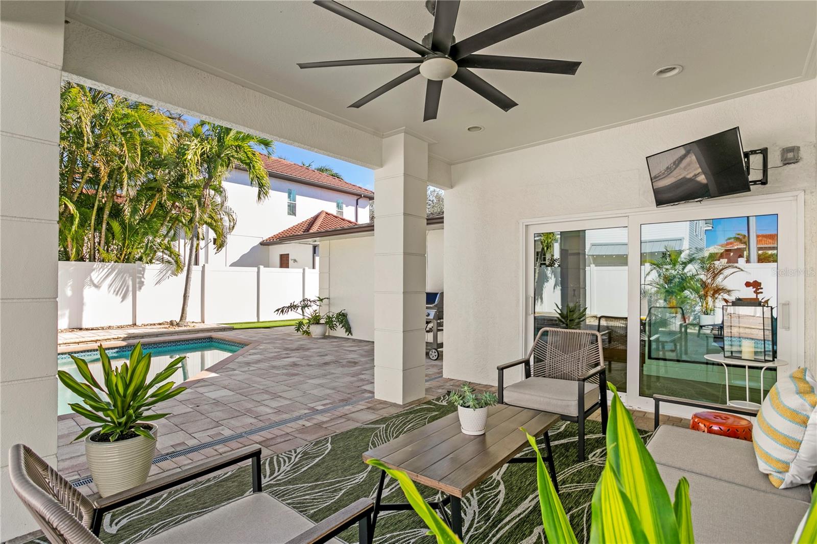 311 BELLEAIR DR NE