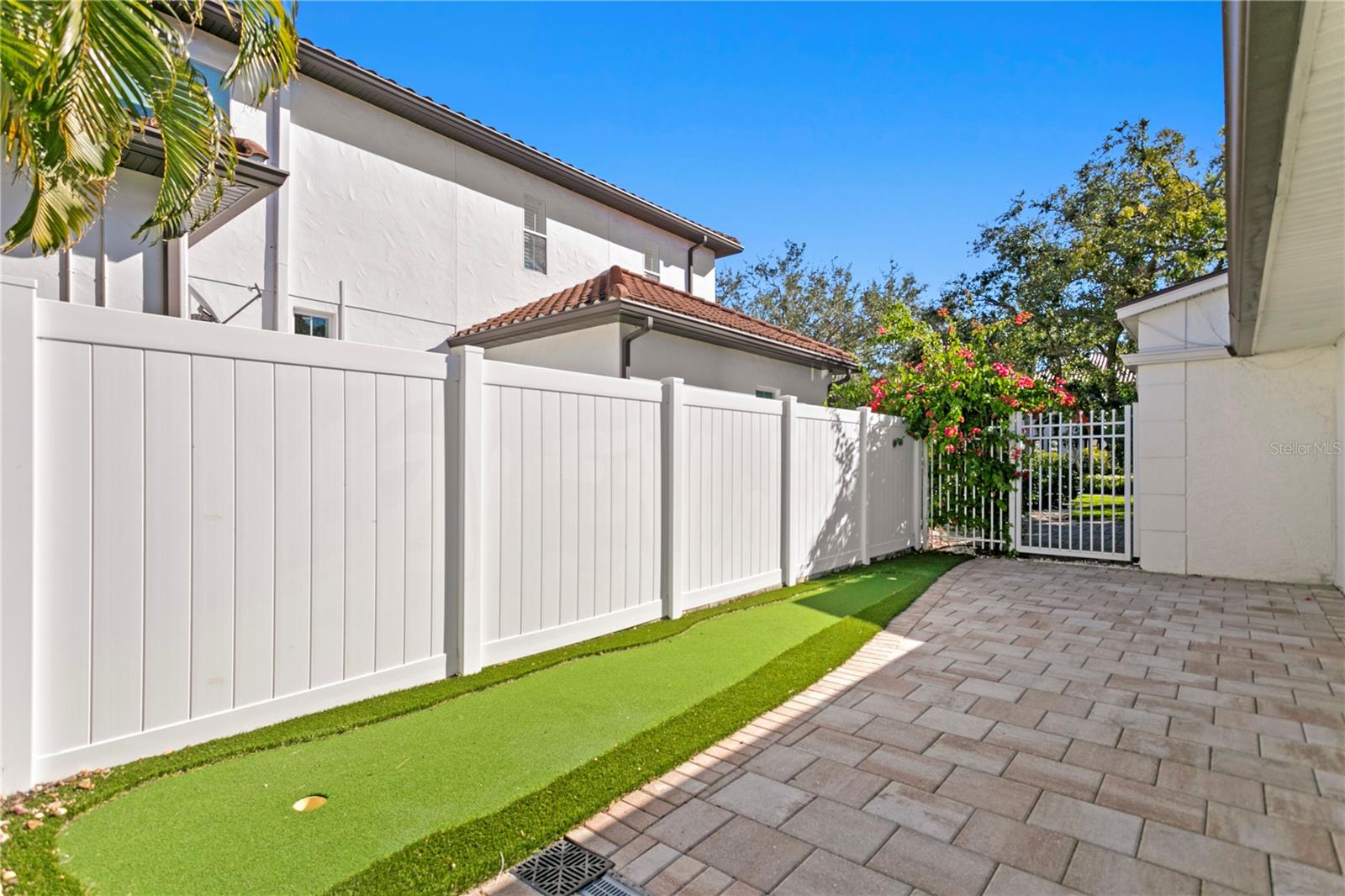 311 BELLEAIR DR NE