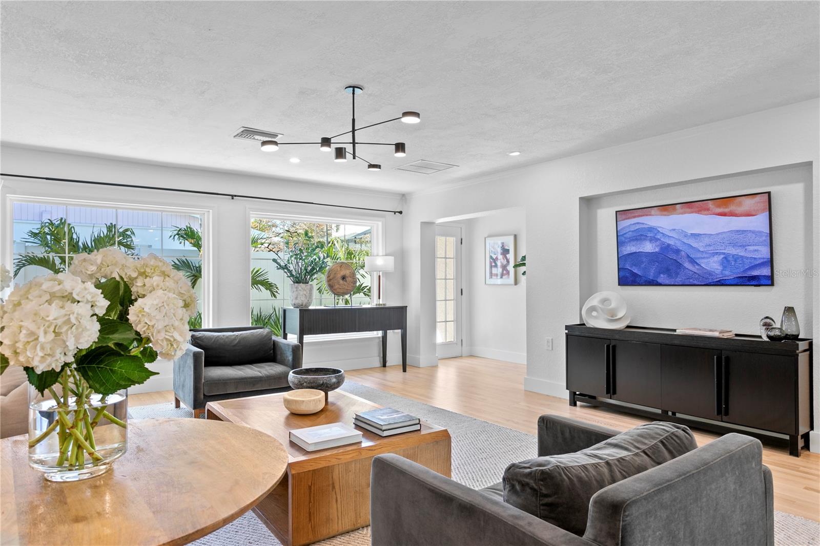 311 BELLEAIR DR NE