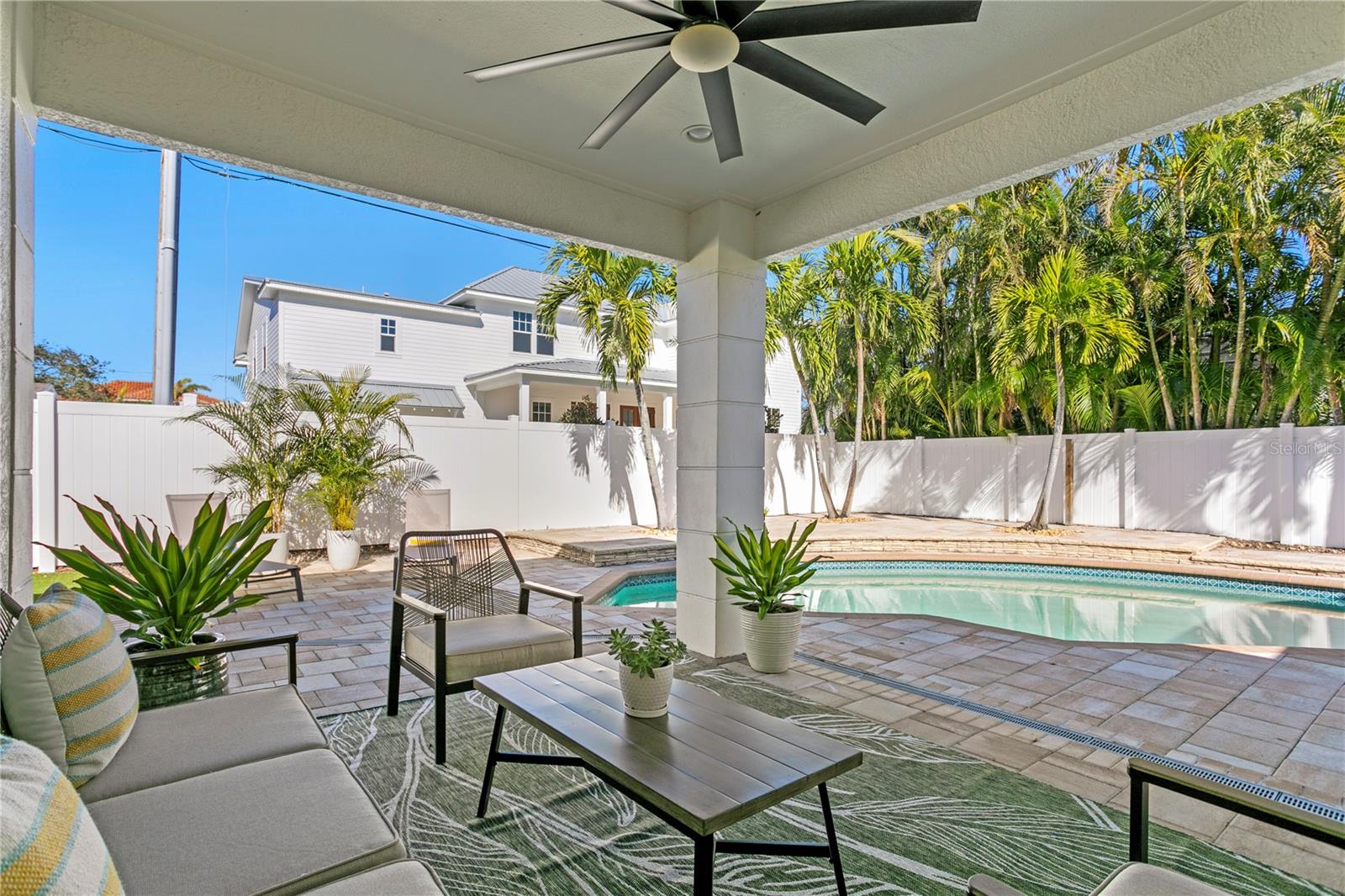 311 BELLEAIR DR NE