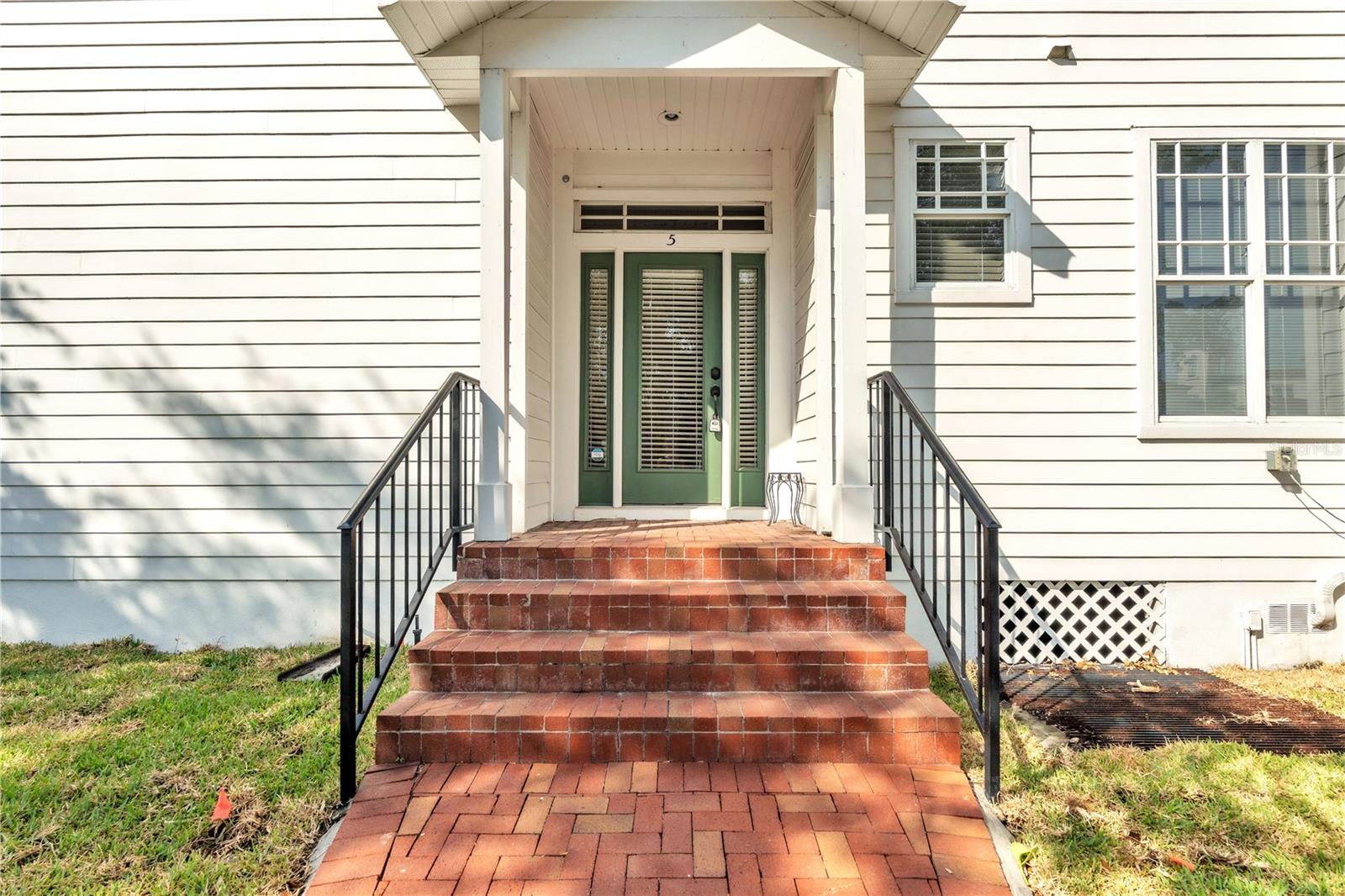 113 E BOSPHOROUS AVE #5