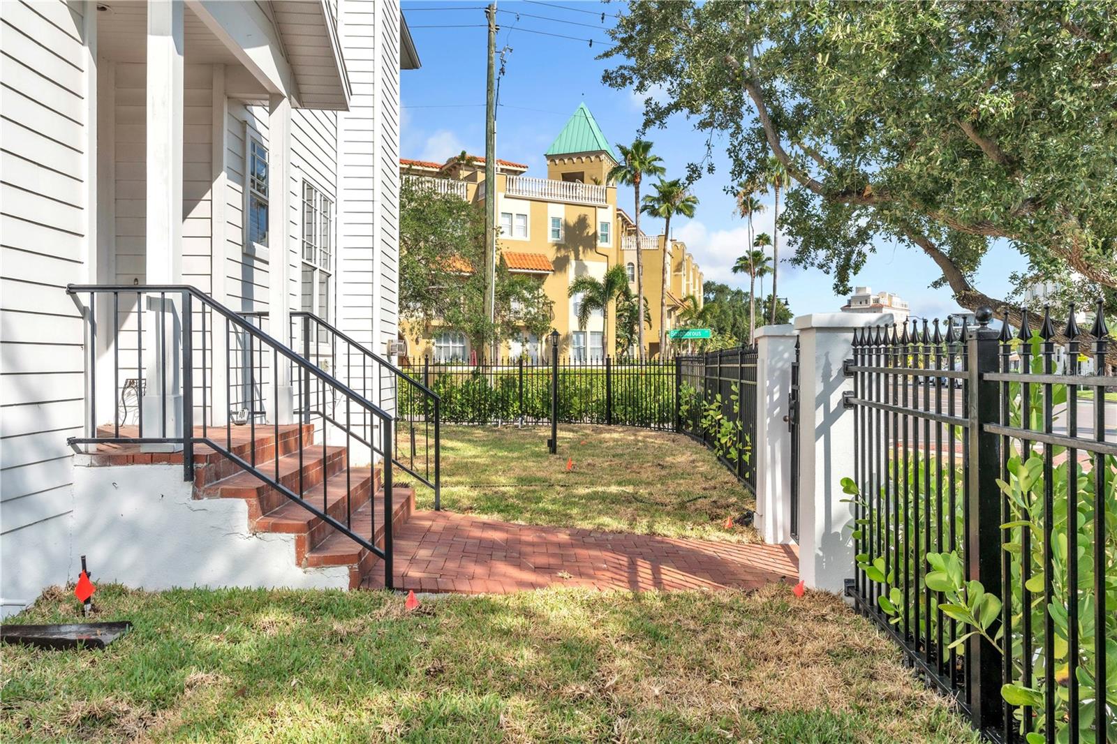 113 E BOSPHOROUS AVE #5
