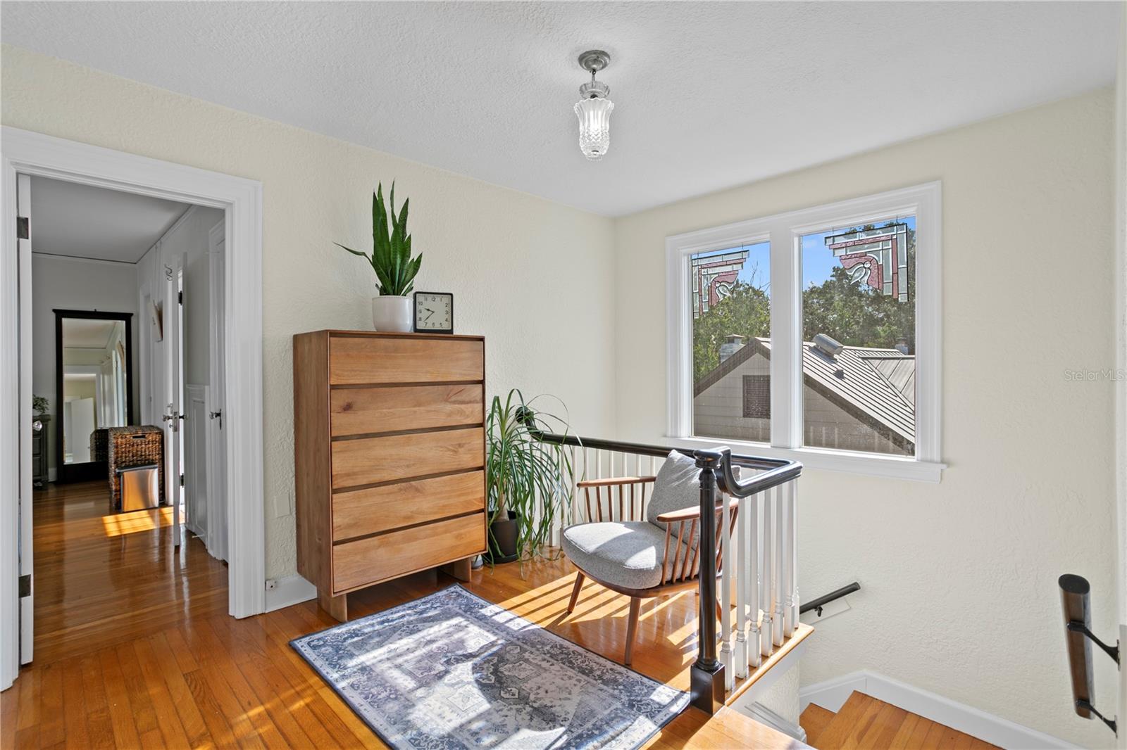 126 14TH AVE NE