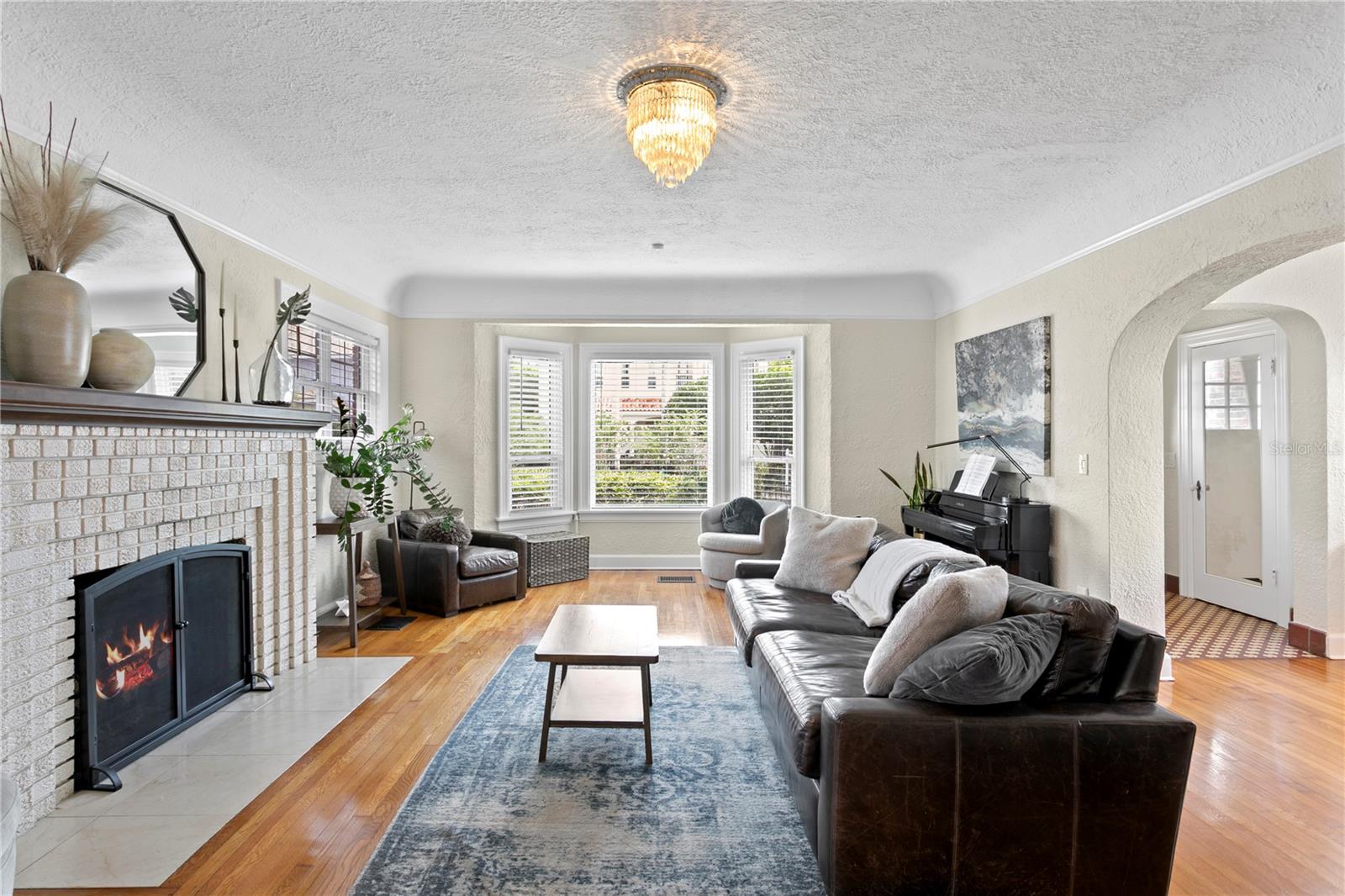 126 14TH AVE NE