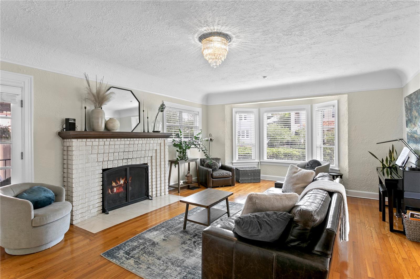 126 14TH AVE NE