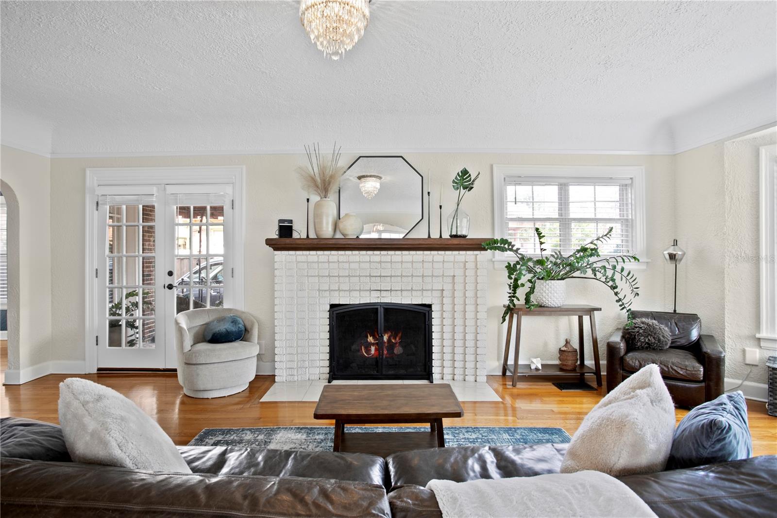 126 14TH AVE NE