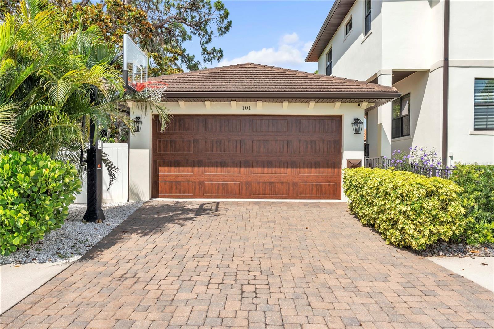 101 BANDERA WAY NE