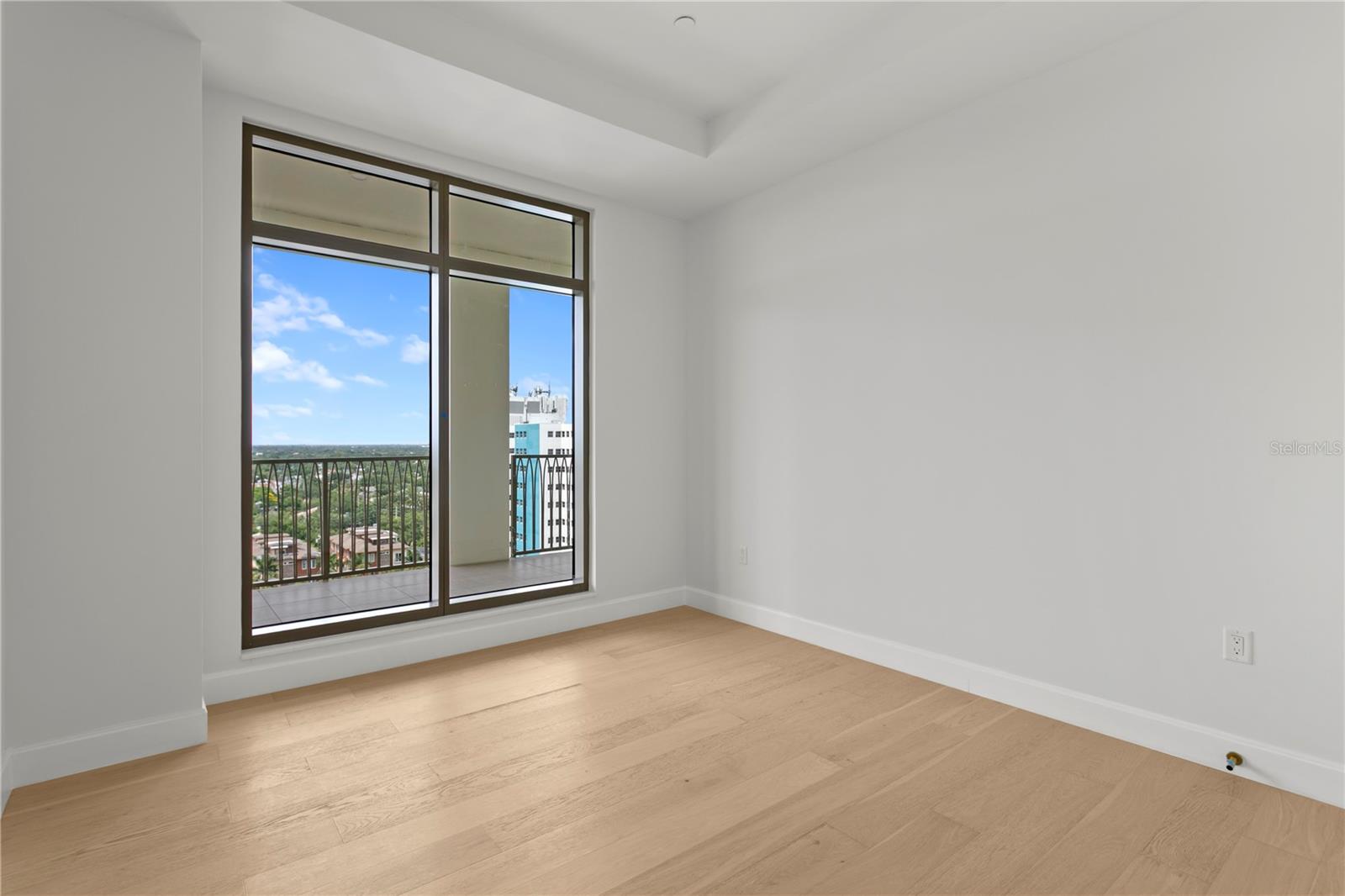 126 4TH AVE NE #1201