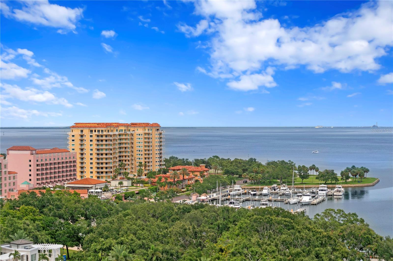 126 4TH AVE NE #1201