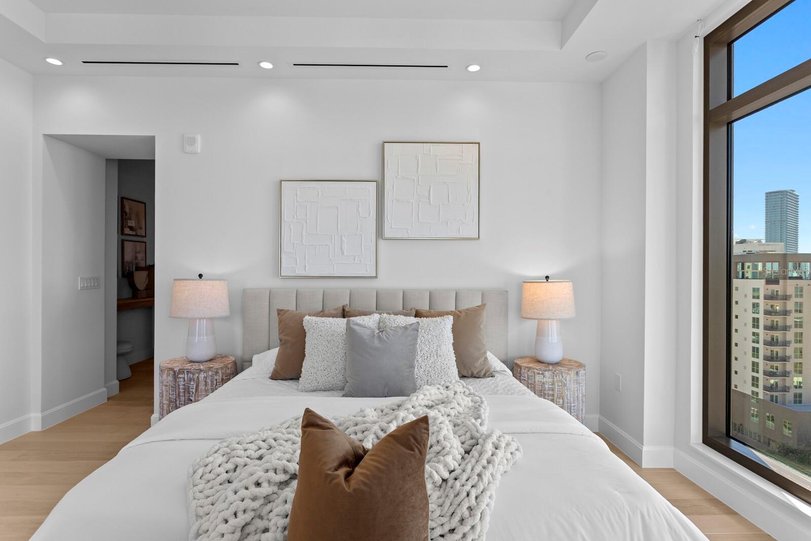 126 4TH AVE NE #1201