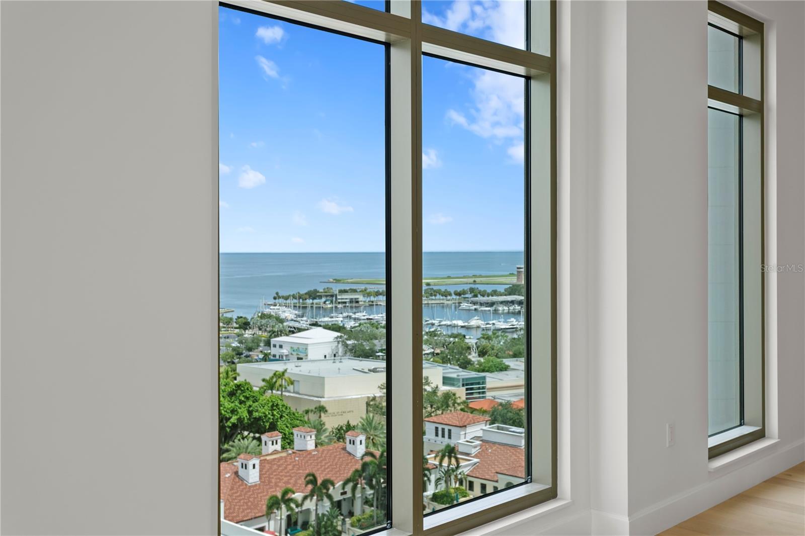 126 4TH AVE NE #1201