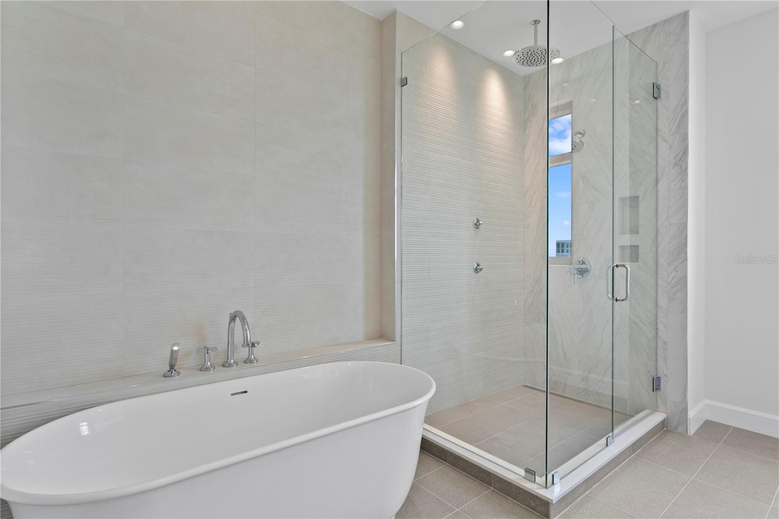 126 4TH AVE NE #1201