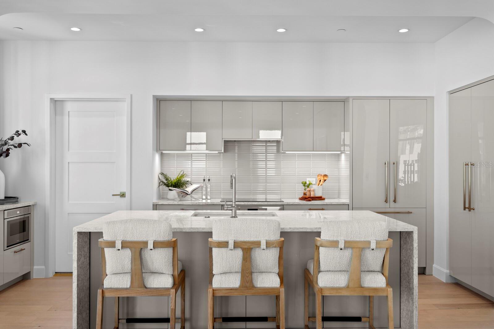 126 4TH AVE NE #1201