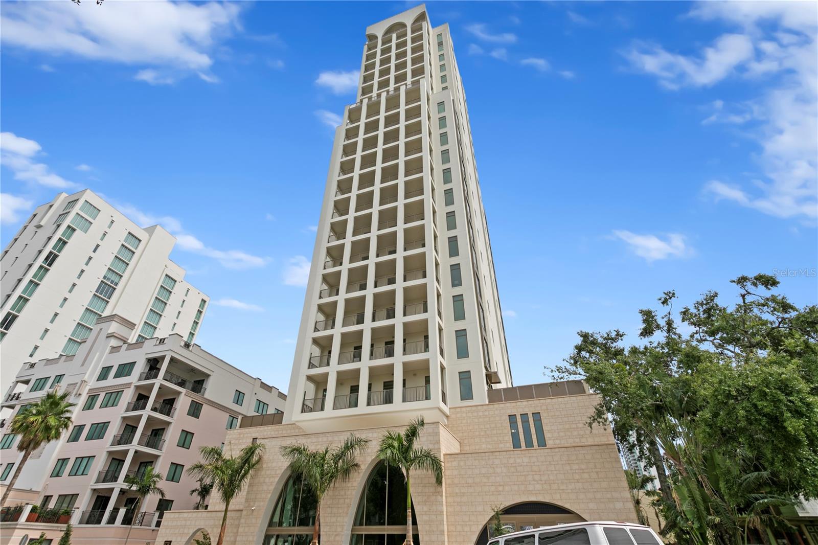 126 4TH AVE NE #1201