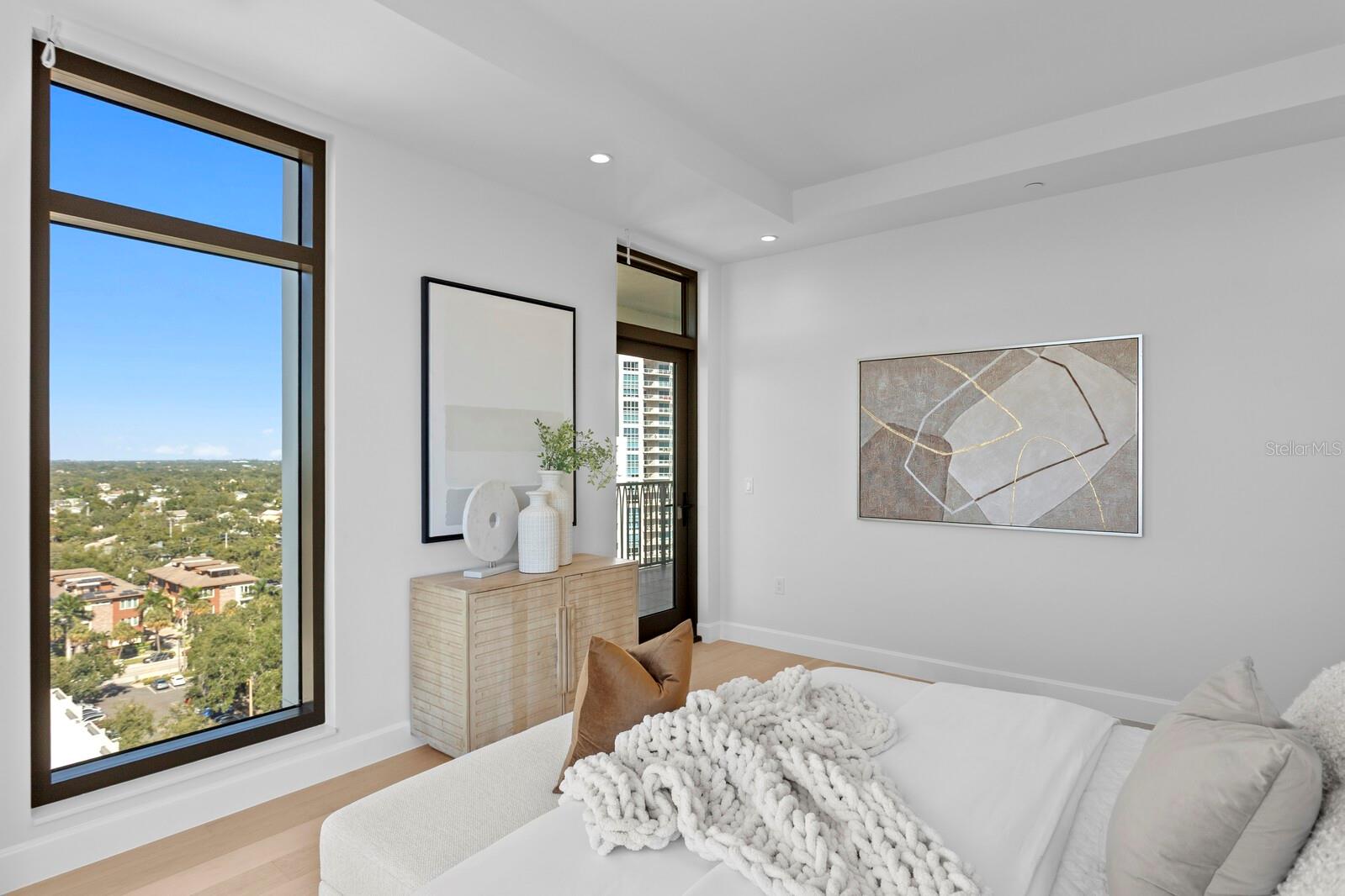 126 4TH AVE NE #1201