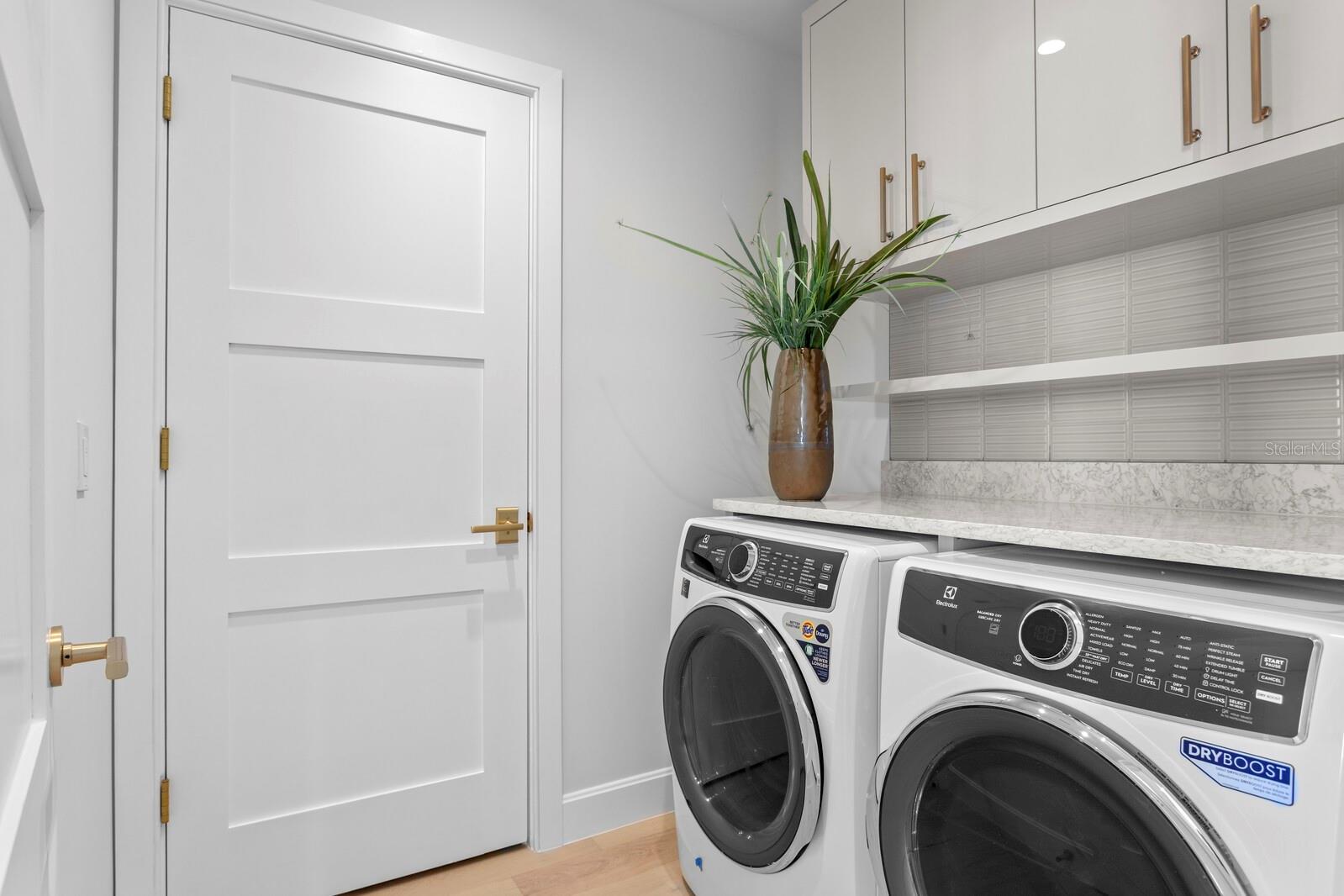 126 4TH AVE NE #1201