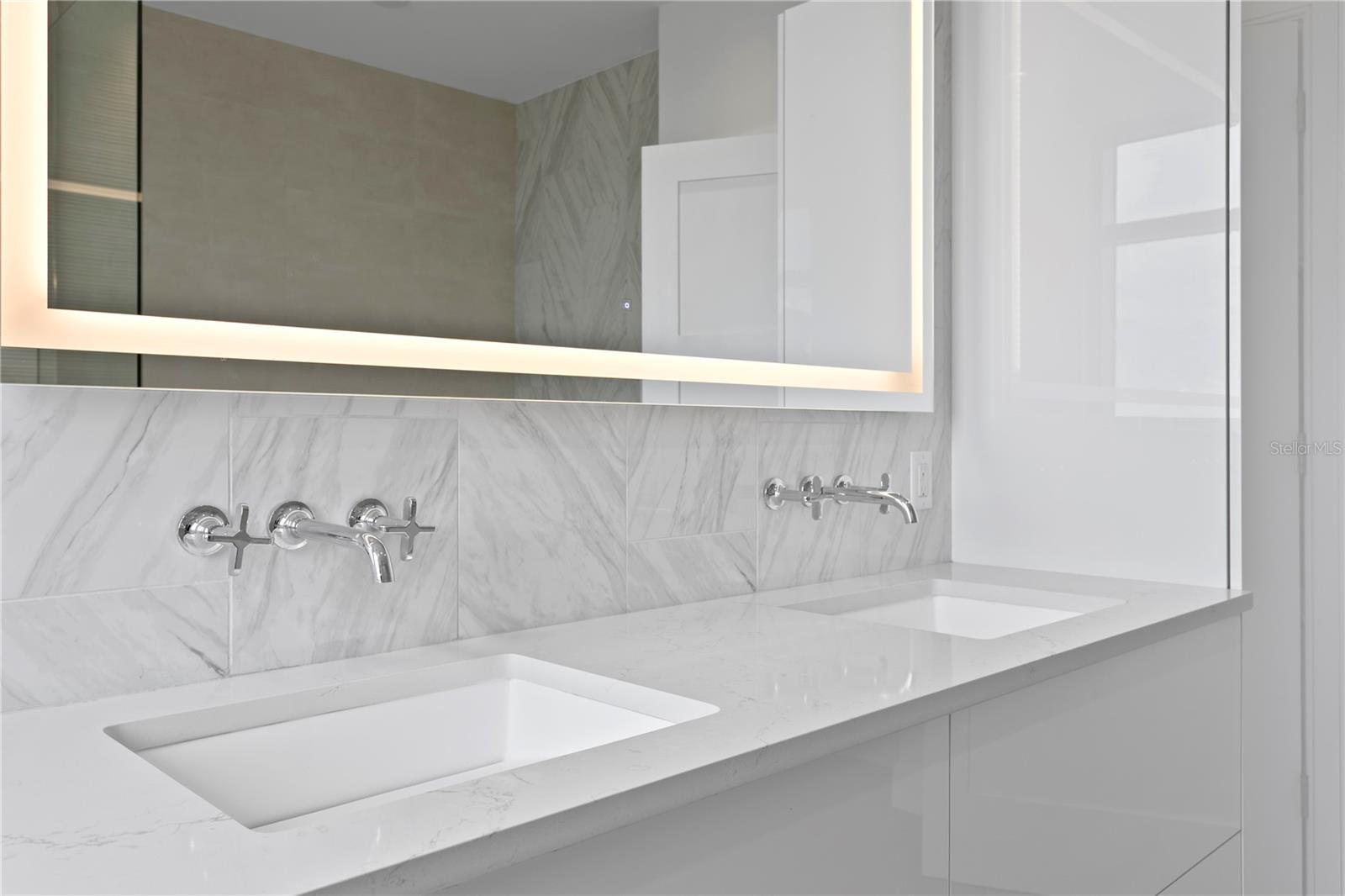 126 4TH AVE NE #1201