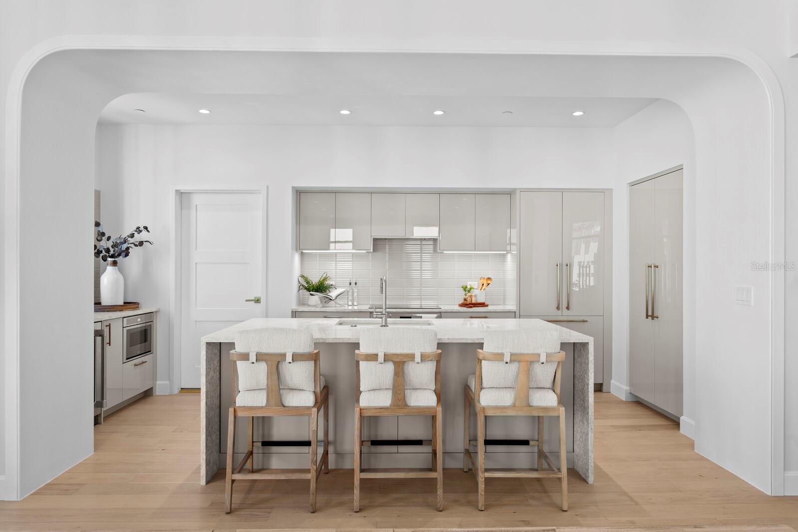 126 4TH AVE NE #1201