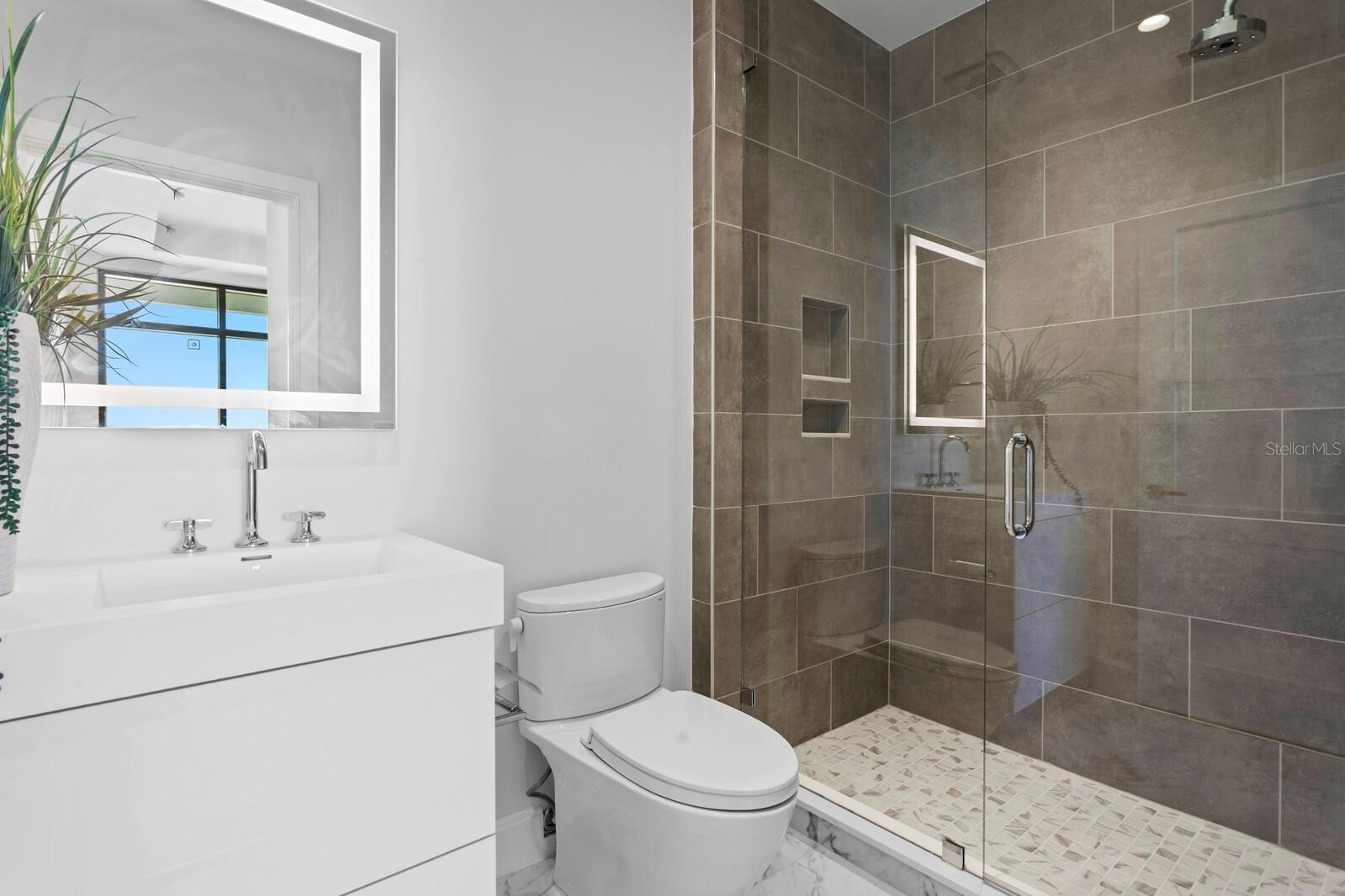 126 4TH AVE NE #1201