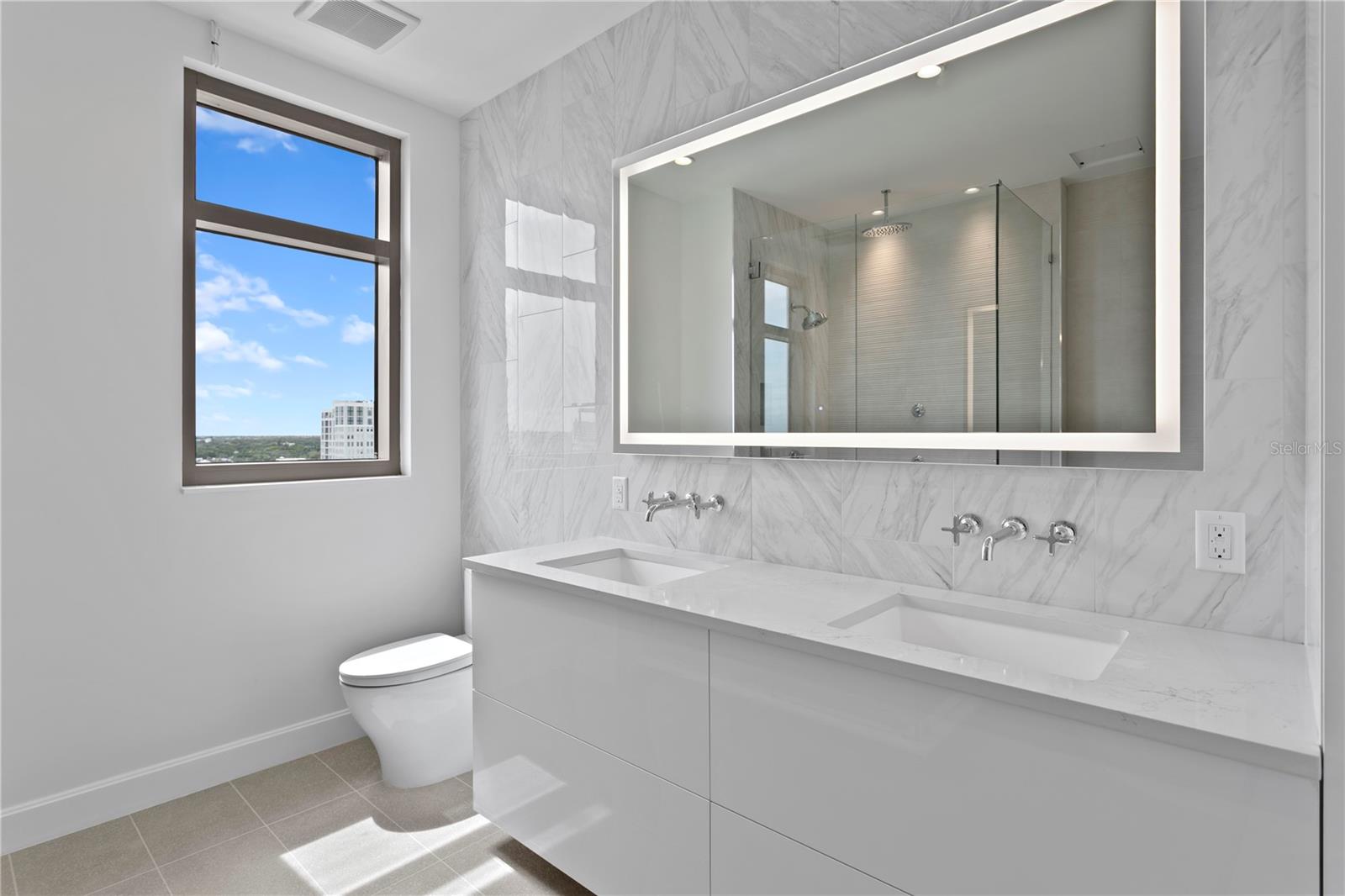 126 4TH AVE NE #1201