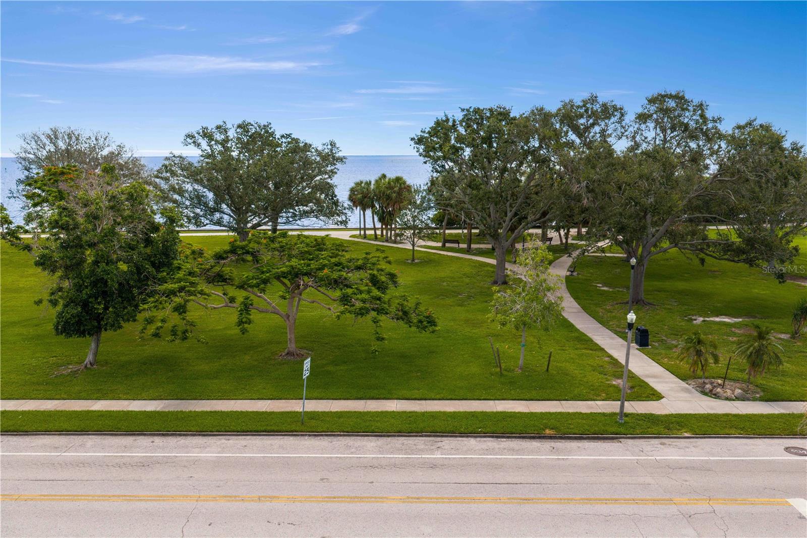 1500 N SHORE DR NE