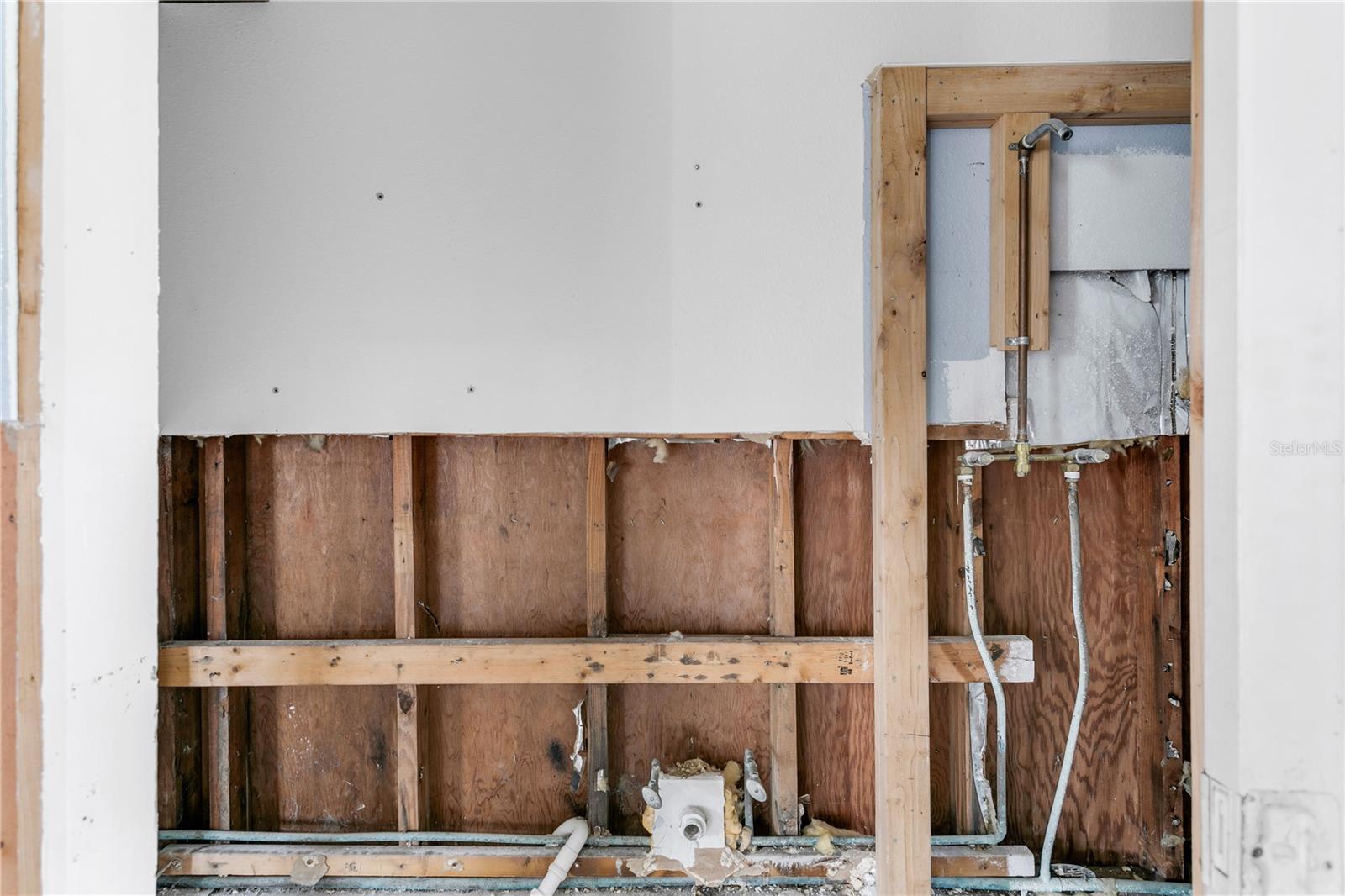 3650 BAYSHORE BLVD NE