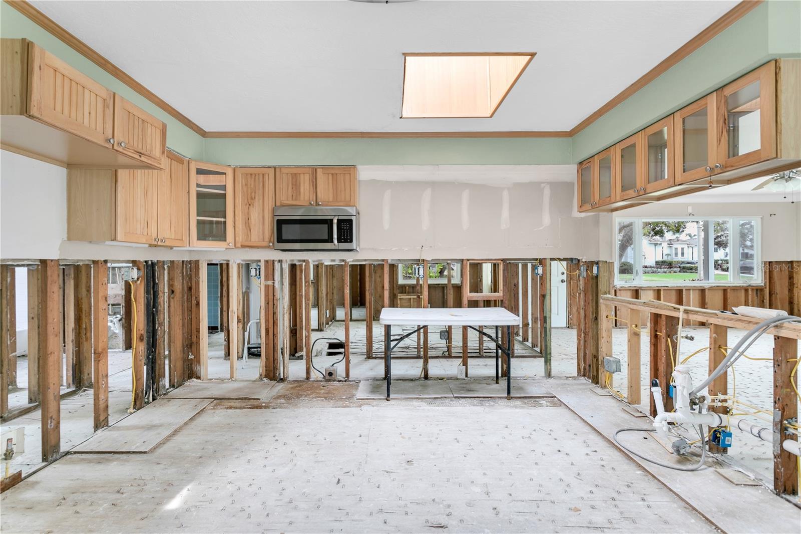 3650 BAYSHORE BLVD NE